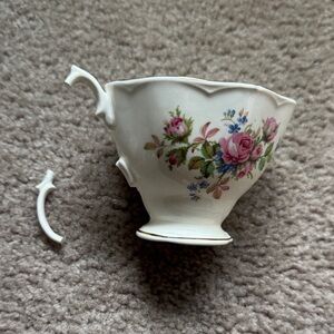 Royal Albert Moss Rose Teacup with broken handle